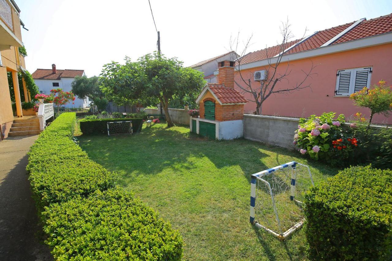 Apartmani Dane Sukošan Exteriör bild