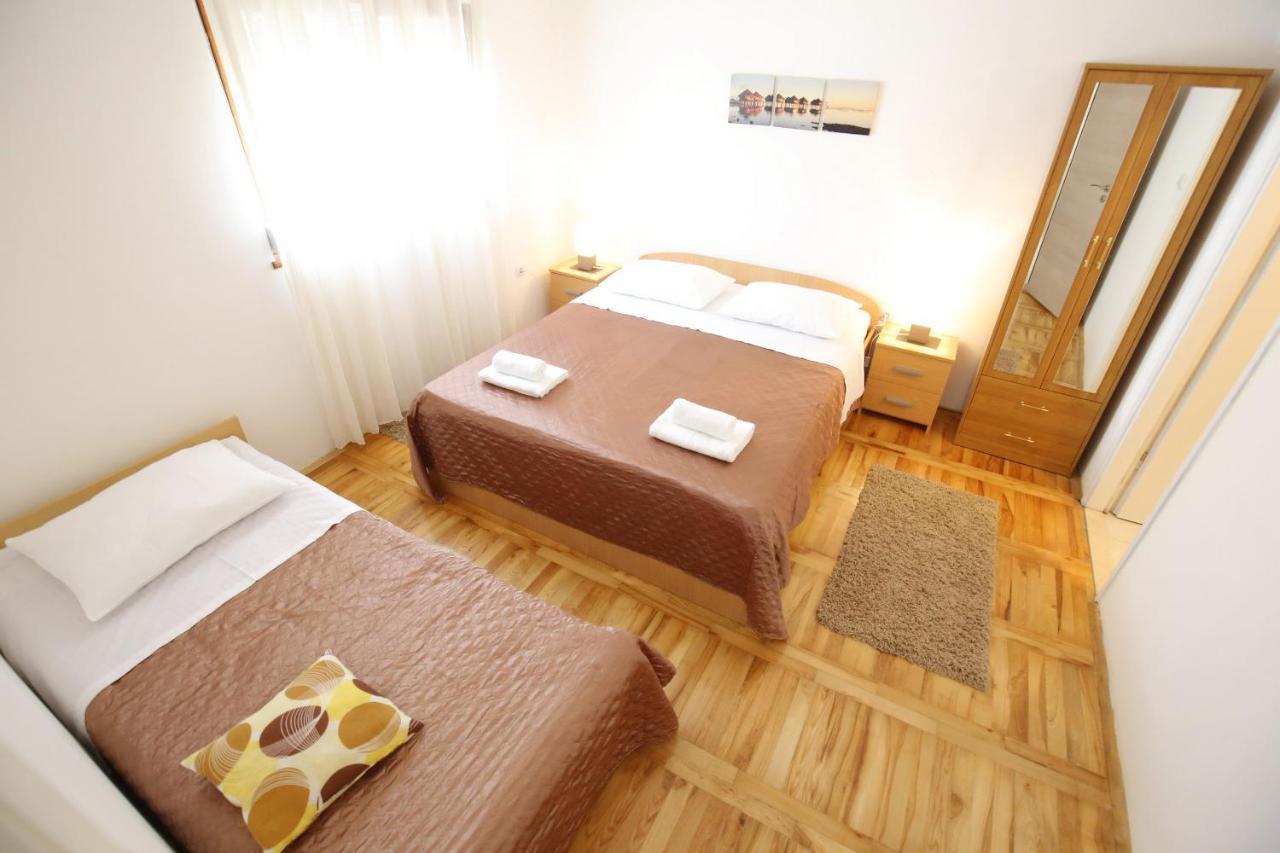 Apartmani Dane Sukošan Exteriör bild