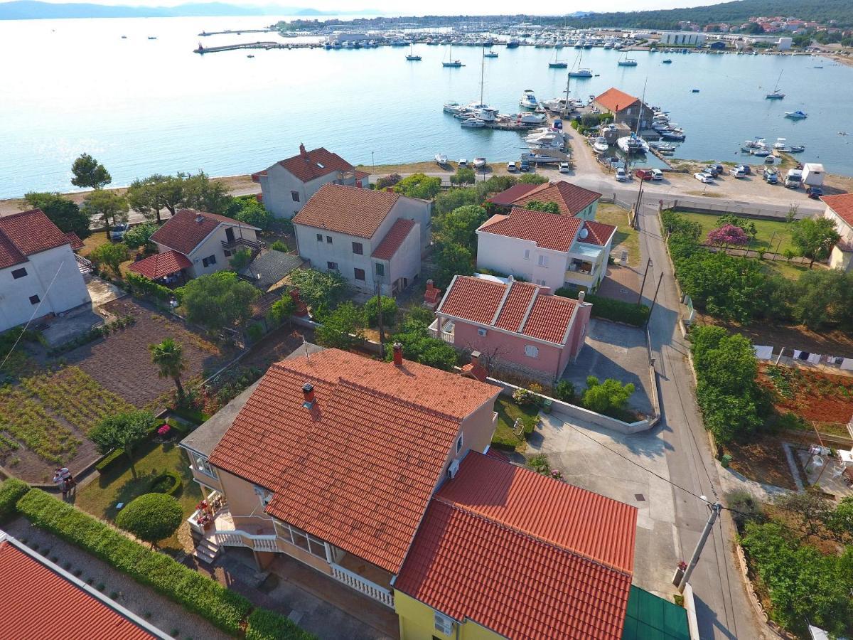 Apartmani Dane Sukošan Exteriör bild